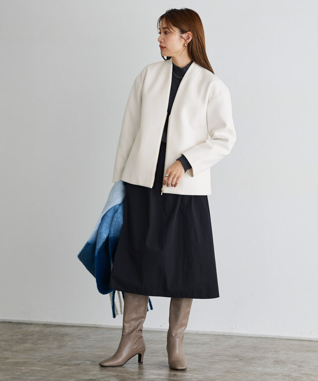 異素材ドッキングワンピースとメルトンジャケットの高見えモノトーンコーデ！