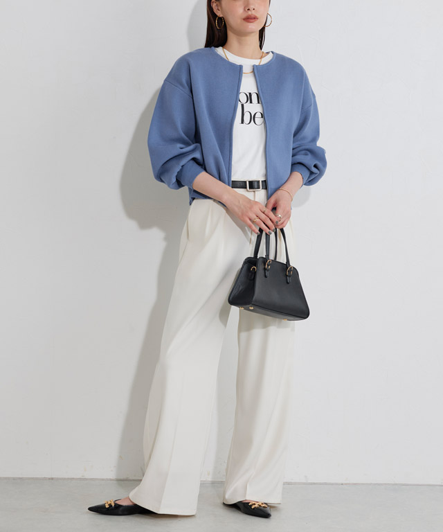 一枚で完成する洗練スタイル