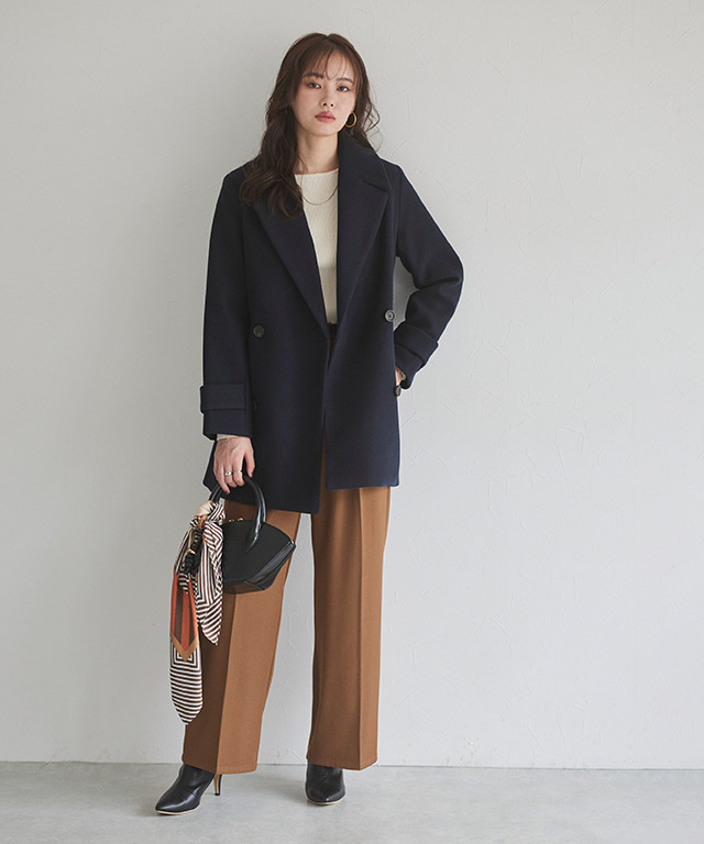 大人シックなネイビーコートで魅せる秋のきれいめハンサムスタイル
