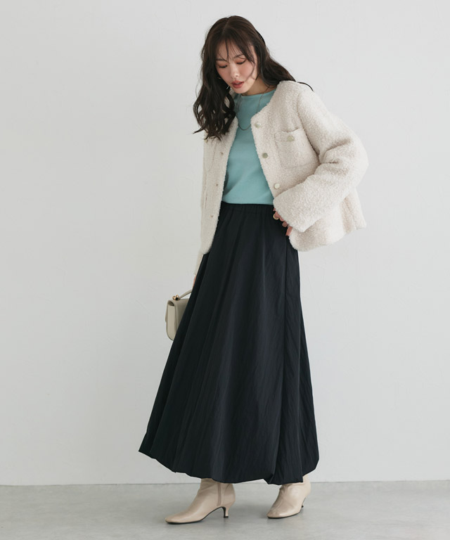 ブークレジャケット×ミントカラーで魅せる、軽やかフェミニンな冬スタイル