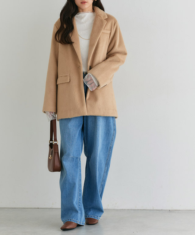 ベージュジャコット×ワイドデニム！レースインナーで魅せる大人の甘辛カジュアル