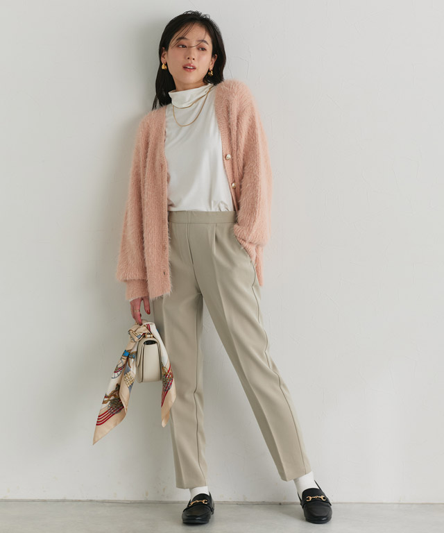 ふんわりシャギーニットで魅せる！ペールトーンでまとめた大人の甘めきれいめスタイル