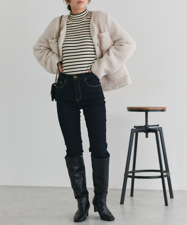 ブークレー素材のジャケットが主役！ロングブーツで旬顔に仕上げる大人のフレンチシック