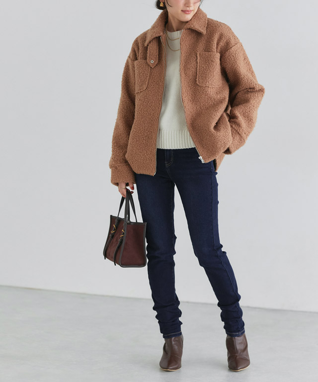 ブークレジャケット×濃色デニム！大人上品に楽しむ温かみのある冬の休日コーデ