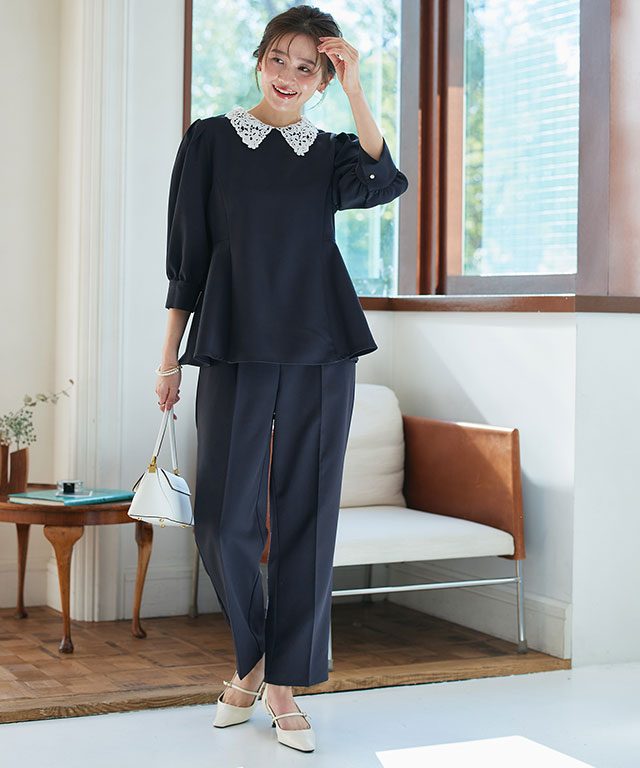 レース襟で気品を纏う。ネイビーセットアップで作る大人の甘辛