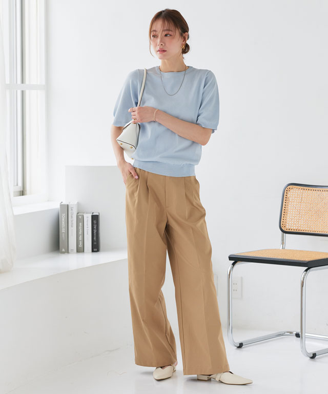 爽やかブルー×上品ベージュ。好印象を叶える大人の洗練オフィス・お出かけスタイル