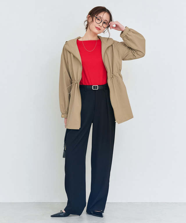 赤を効かせて脱・無難！撥水＆UVカット機能ブルゾンでこなれる春の大人アクティブ