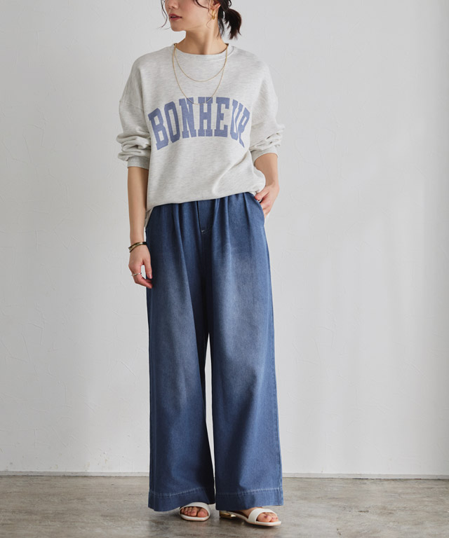 ラクしておしゃれを格上げ。ライトデニムイージーパンツで叶える大人の最旬ワイドスタイル