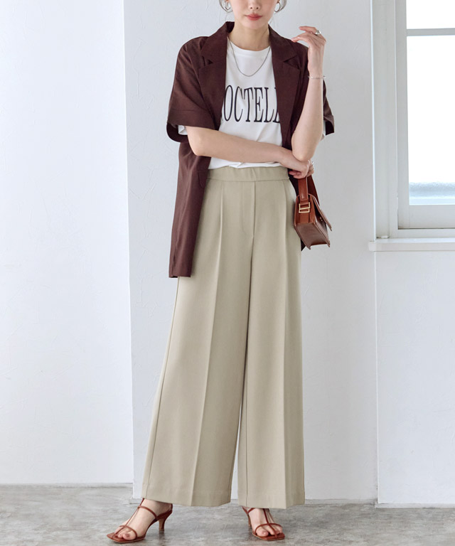 「きちんと感」を軽やかに。半袖ジャケットで魅せる大人の夏お仕事服